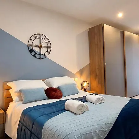 Apartment Stazione Blu Novecento *